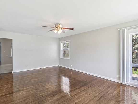5th image of 2751 Oxford Dr N