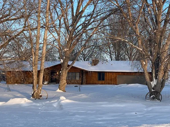 376 Paradise Valley Rd, Riverton, WY 82501