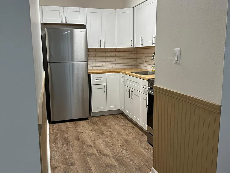 H5 Avon Dr — Photo 3