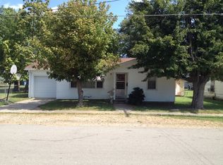 708 N Walnut St, Dexter, MO 63841