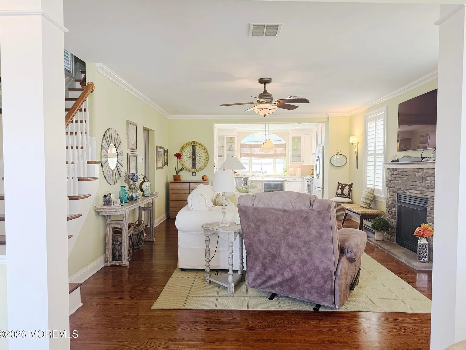 4 bed, 2.5 bath, 1906 sqft, $3,700 — Photo 4