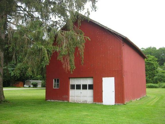 3rd image of 6897 Main St