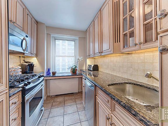 2nd image of 201 E 79th St APT 7F