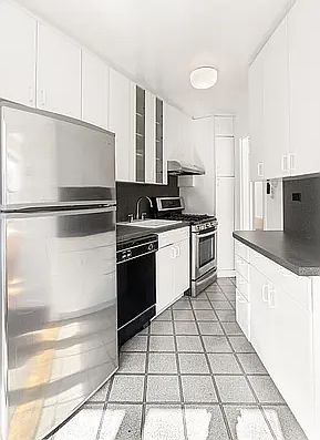 3rd image of 125-10 Queens Blvd #818