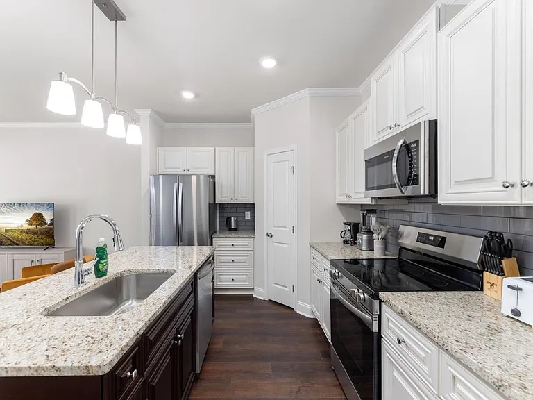 4122 Fulson Dr — Photo 10