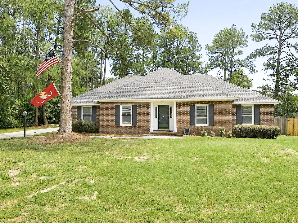 127 Pine Bluff Dr