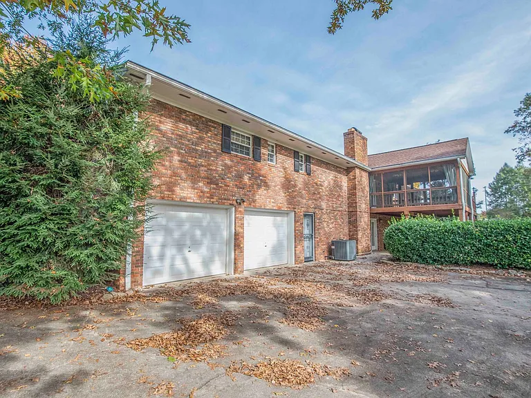 3924 Arline Dr — Photo 56