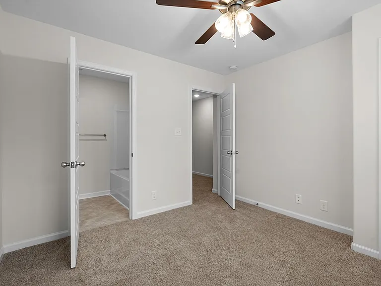 947 Wall St — Photo 17