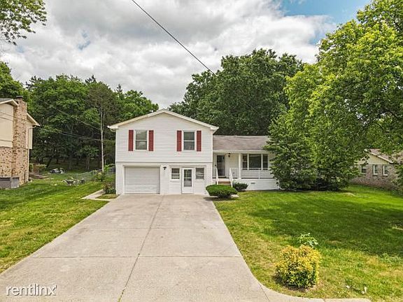 2nd image of 624 Lake Terrace Dr