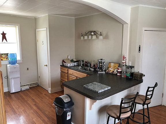 2nd image of 210 Saint Lawrence Ave