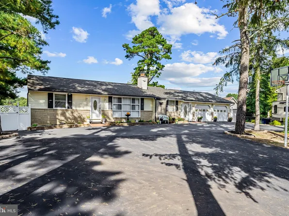 21 Chippewa Trl, Browns Mills, NJ 08015