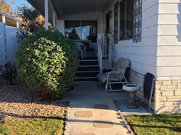 2nd image of 27361 Sierra Hwy #29