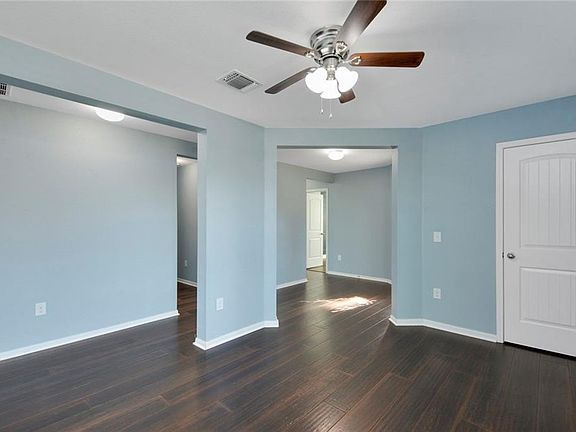 4th image of 201 Camellia Dr