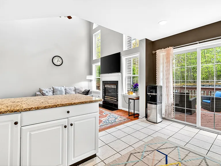 554 Adirondack Ct — Photo 26