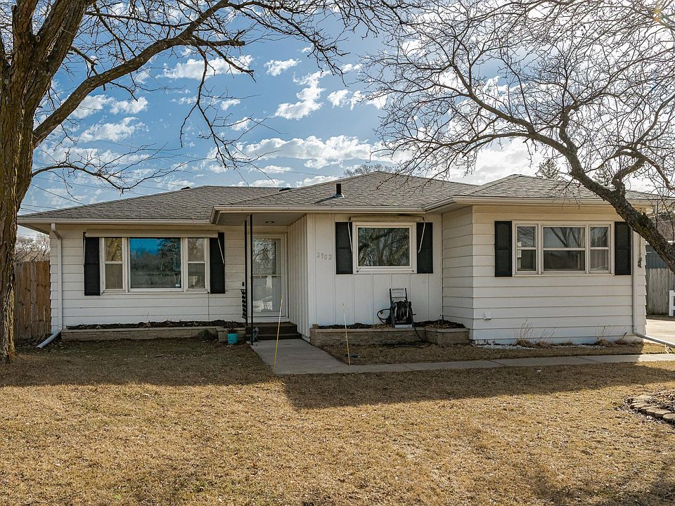 1st image of 2302 Pearl Ct SE