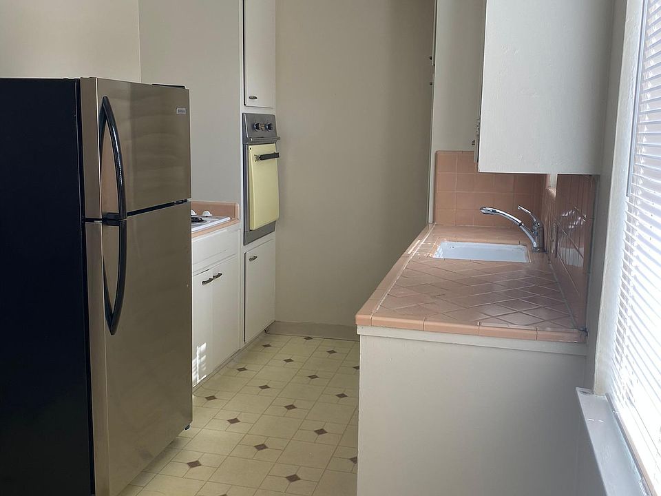 2nd image of 764 Race St APT 1