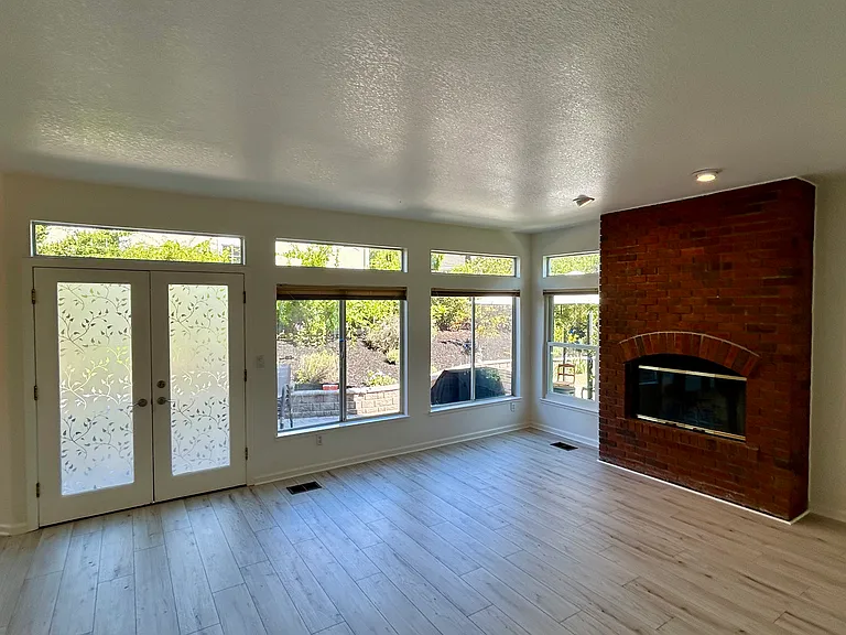 400 Jonathan Ridge Dr — Photo 45