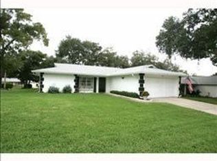8015 Casuarina Dr, Port Richey, FL 34668