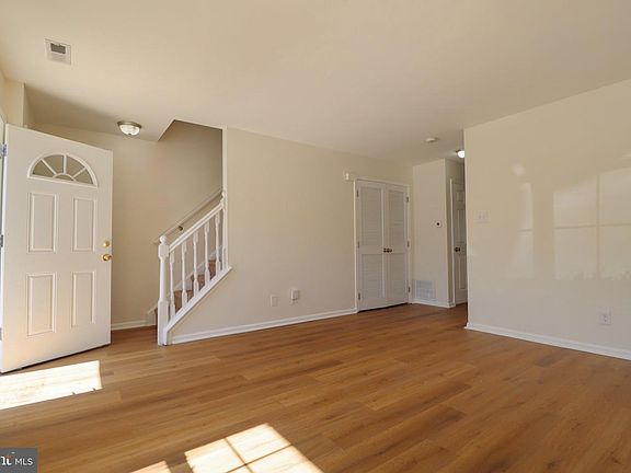 5th image of 25 Gristmill Ln