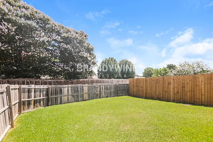 1821 Whiteoak Dr — Photo 21