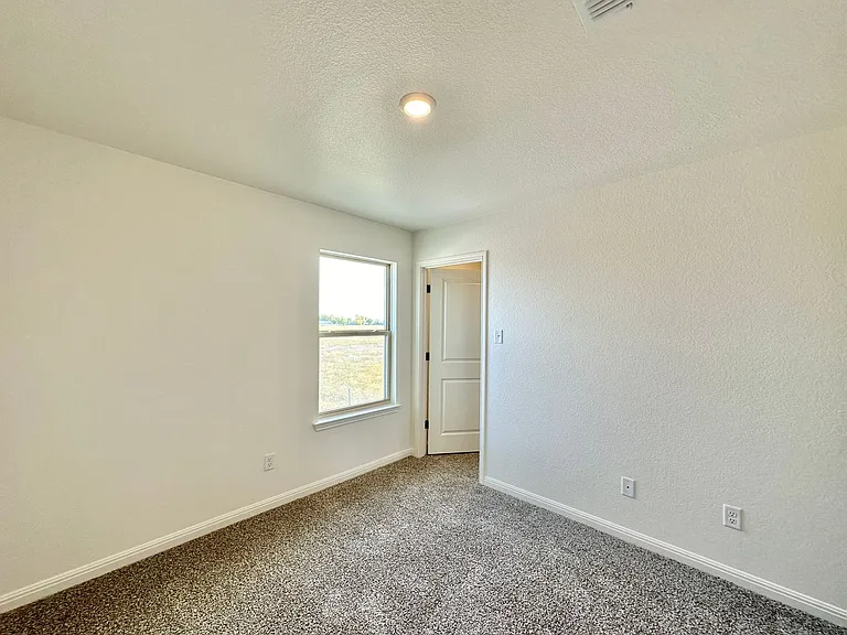 5913 Betty Lou Dr — Photo 15