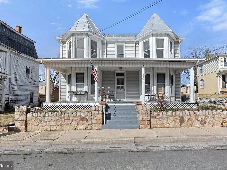 106 N Main St — Photo 1
