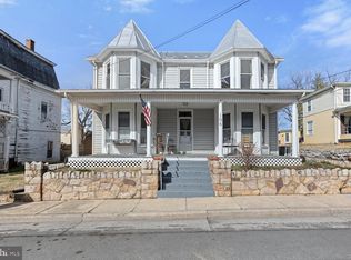 106 N Main St, Edinburg, VA 22824
