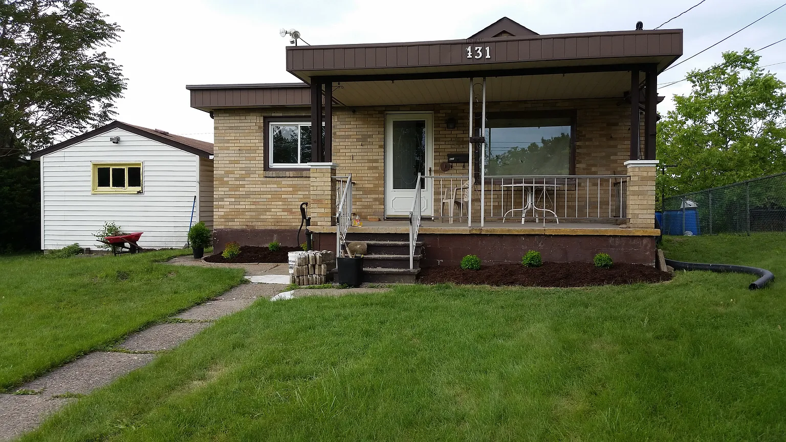 431 Rose Ave photo 1