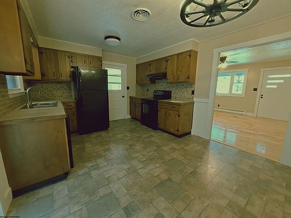 4th image of 27885 Seneca Trl