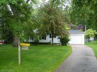 523 E Alice St, Whitehall, MI 49461