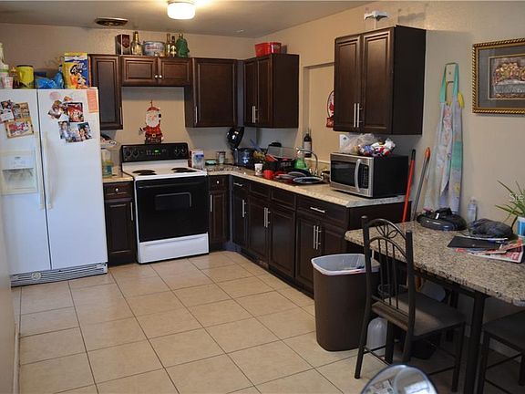 3rd image of 5824 Harcourt Ave