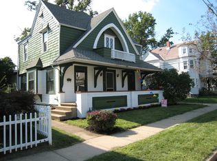 242 4th St NW, Barberton, OH 44203