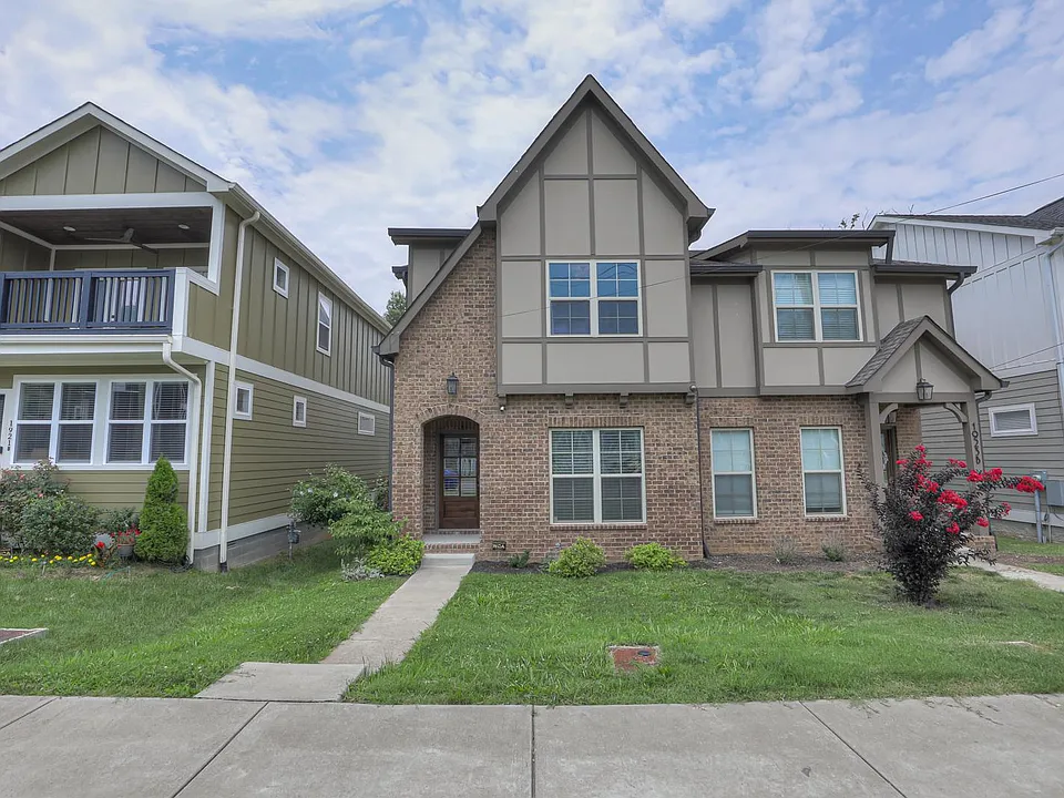 1923A 14th Ave N