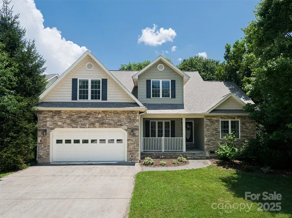 19 Driftstone Cir, Arden, NC 28704