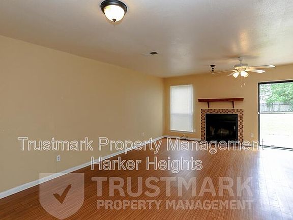 3rd image of 4506 Lago Cir #B