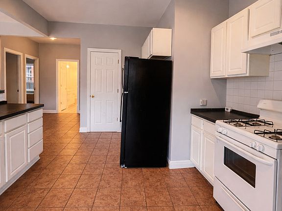 4th image of 3716 N Cicero Ave #2E