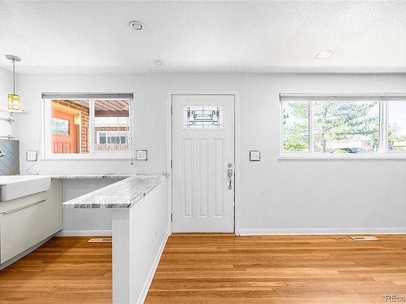 5th image of 3316 N Glencoe Street