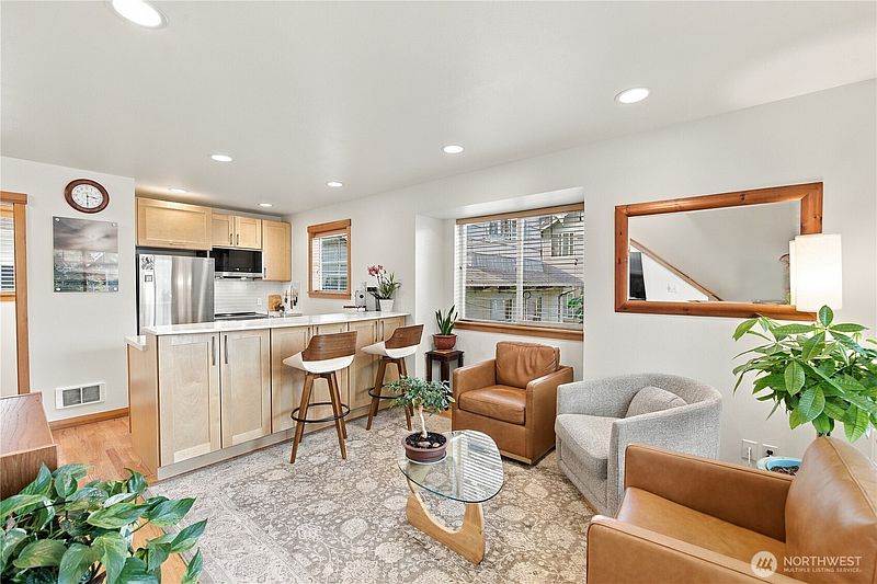 2nd image of 5252 12th Avenue NE #B