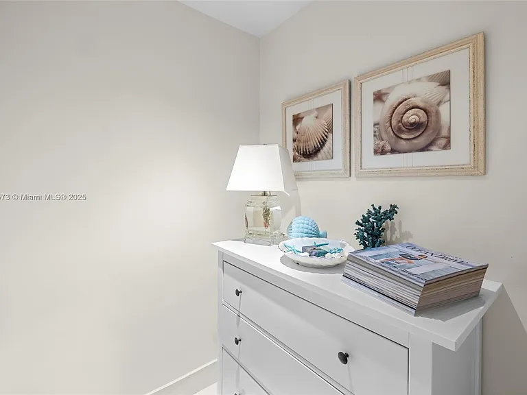 4924 Fisher Island Dr #4924 — Photo 40