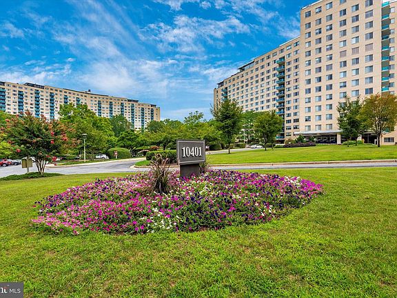 2nd image of 10401 Grosvenor Pl APT 512