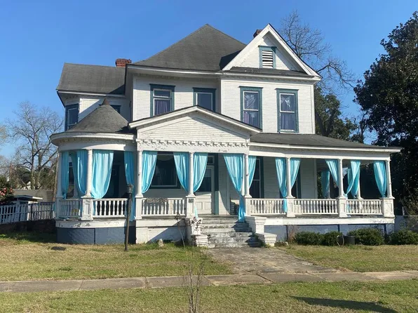 204 N Dooly St, Montezuma, GA 31063