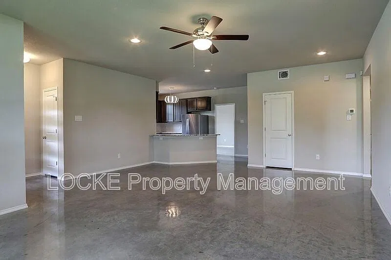 4 bed, 4.0 bath, 1808 sqft, $3,550 — Photo 1