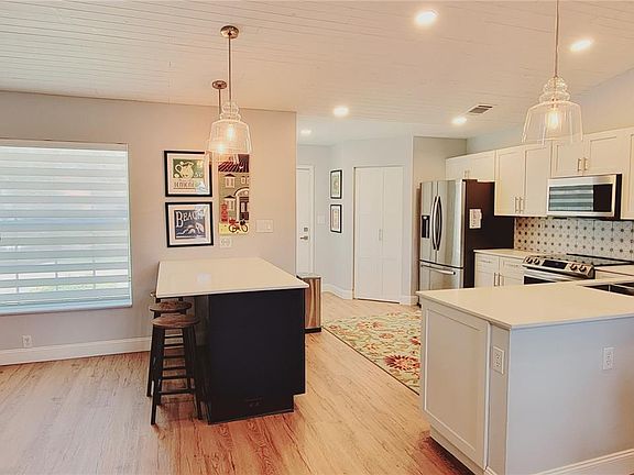 5th image of 13120 SW 17th Ct