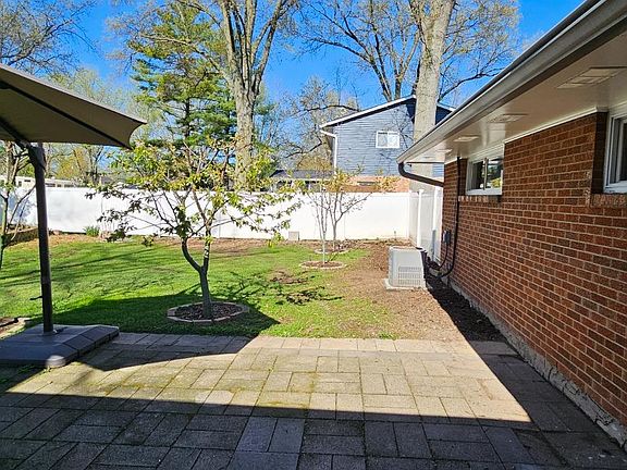 3rd image of 1901 Heidelberg Dr