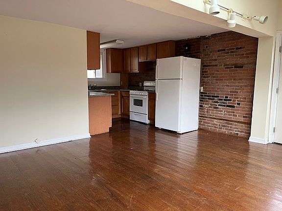3rd image of 123 Church St Floor 2