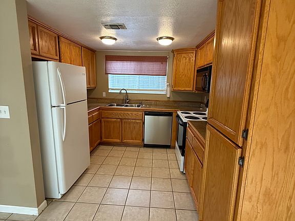 5th image of 5810 Sequoia Ct