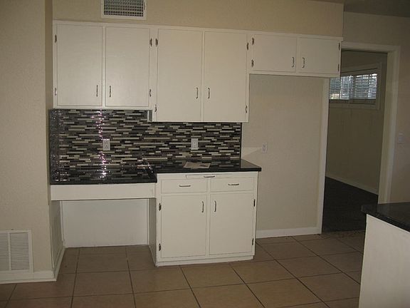 4th image of 1005 NW 9th St