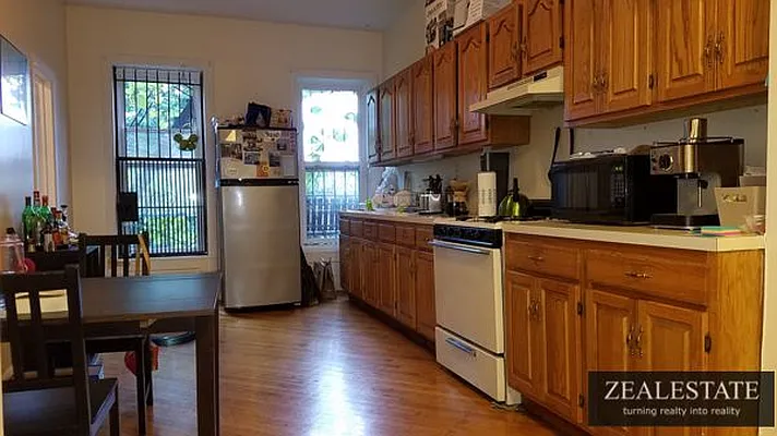 Rented by ZealEstate Group Inc | media 10