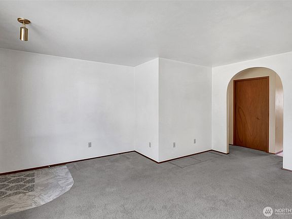 5th image of 13176 Avon Allen Road