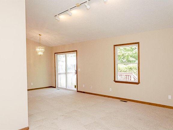 5th image of 291 Aveline Ave